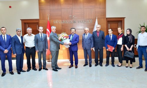 Diyarbakir-Subesi-Yonetim-Kurulu-uyeleri-Diyarbakir-Valisini-ziyaret-etti