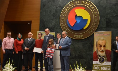 NFKisakurek-Eserlerinde-Ideal-Genclik-makale-yarisma-odul-toreni